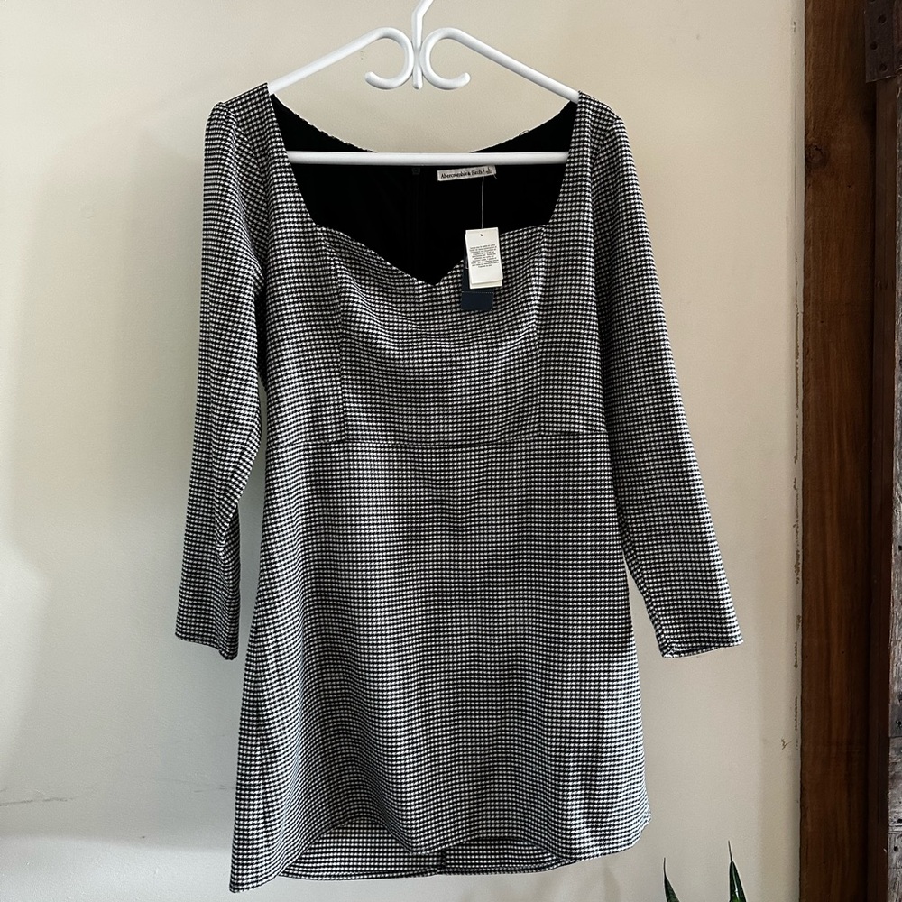 Abercrombie & Fitch Gray Long Sleeve Sheath Dress